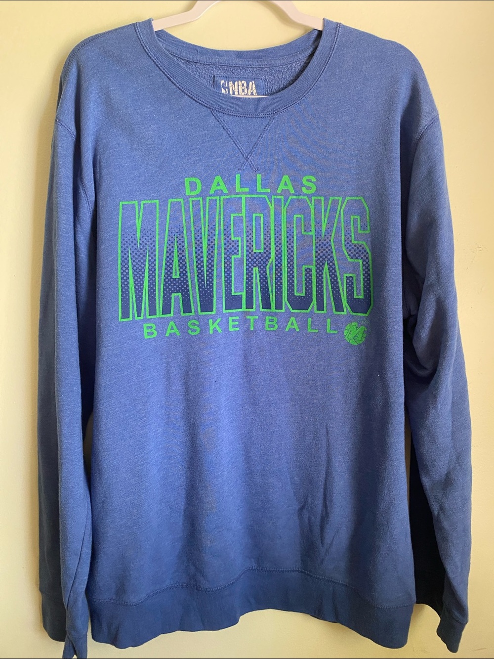 Crewneck Dallas Mavericks NBA Royal Blue with Neon Green Logo